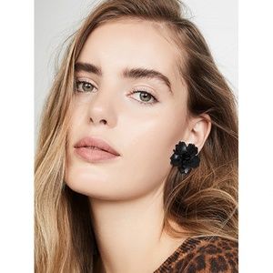 Oscar de la Renta Flower Earrings